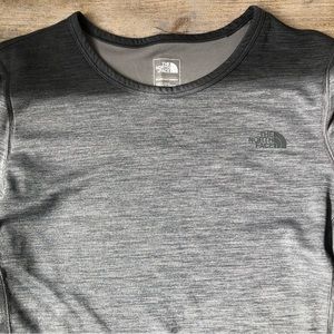 THE NORTH FACE WOMENS TOP